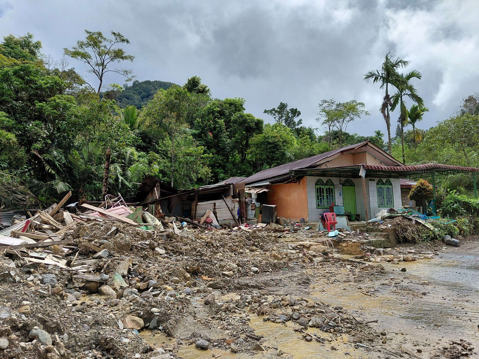 Banjir dan Longsor Tapanuli Utara 2025, Sejumlah Desa Masih Terisolasi
