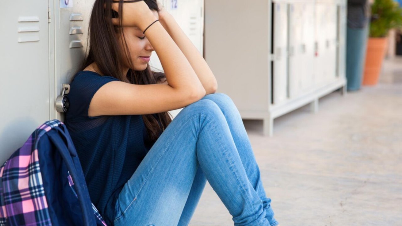 Bagaimana Media Sosial Mempengaruhi Identitas dan Emosi Remaja