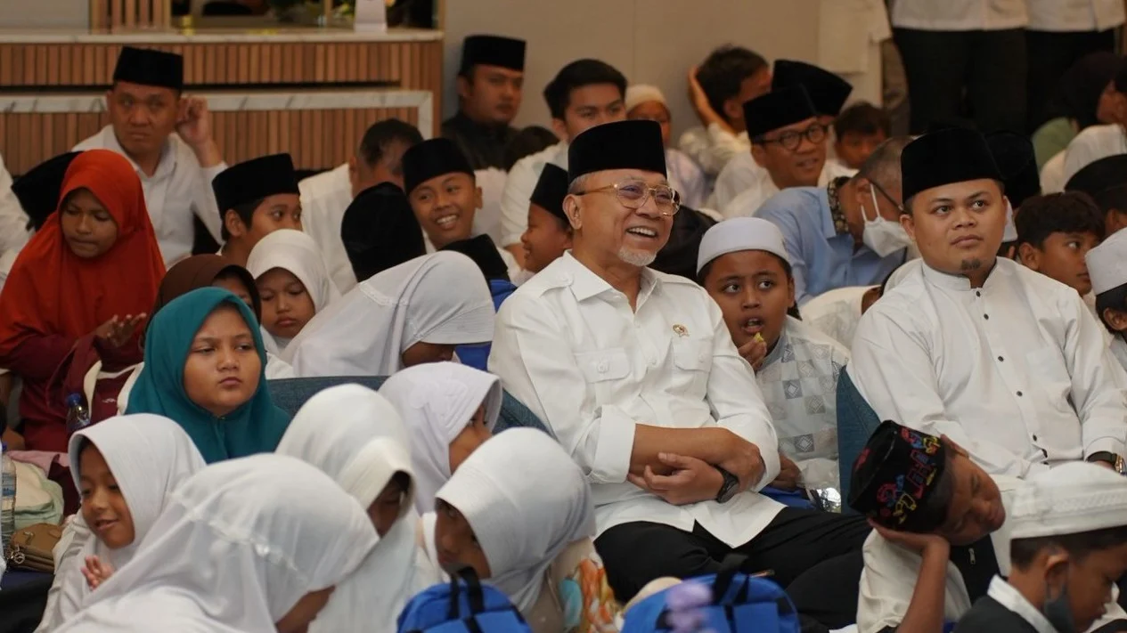 Zulkifli Hasan Ajak Anak Yatim Doa untuk Persatuan dan Masa Depan Indonesia