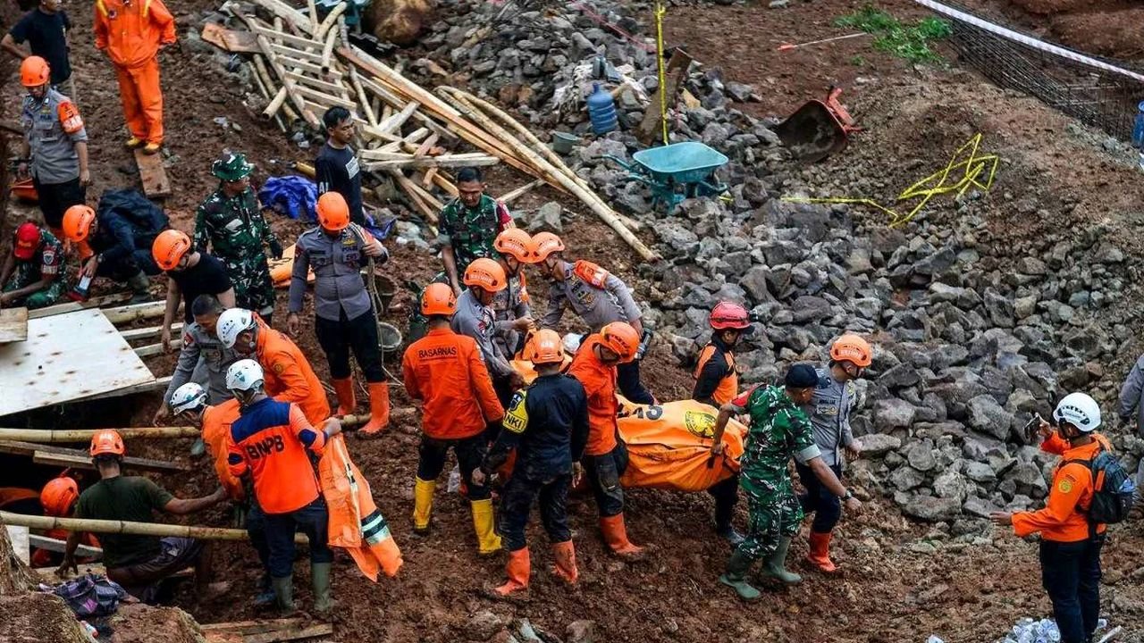 Basarnas: Empat Orang Meninggal Akibat Longsor di Jatinangor