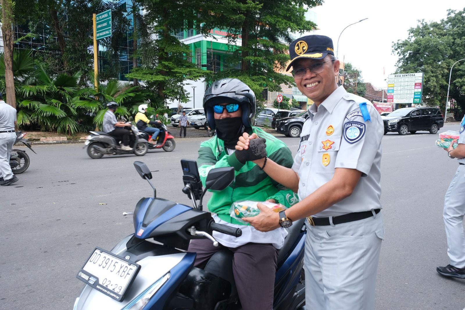 Peringati HUT ke-65, Jasa Raharja Wilayah Sulawesi Selatan Gelar Aksi Sosial dan Kunjungi Panti Asuhan