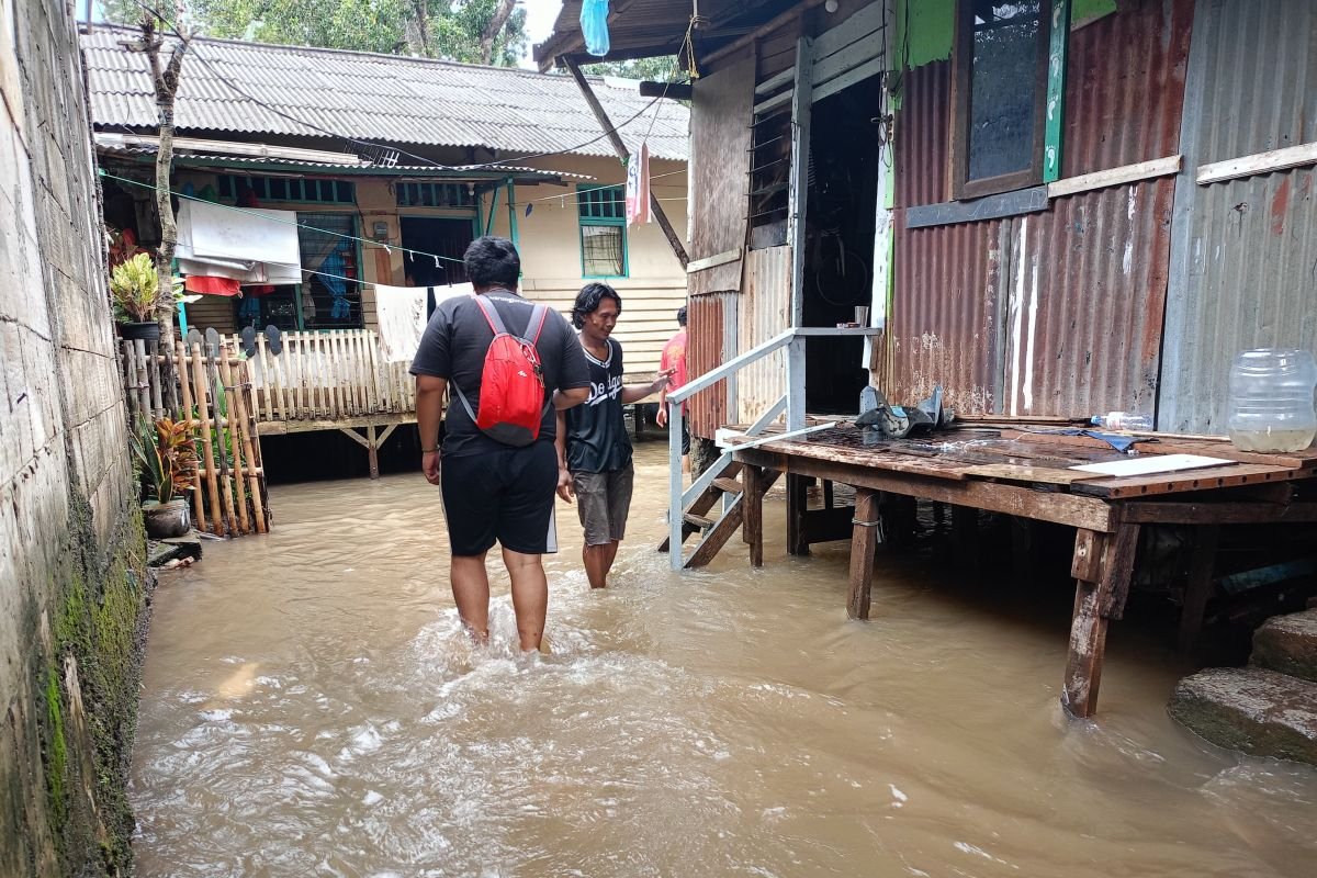 Banjir Rendam 39 RT di Jakarta, Ketinggian Air Capai 3 Meter