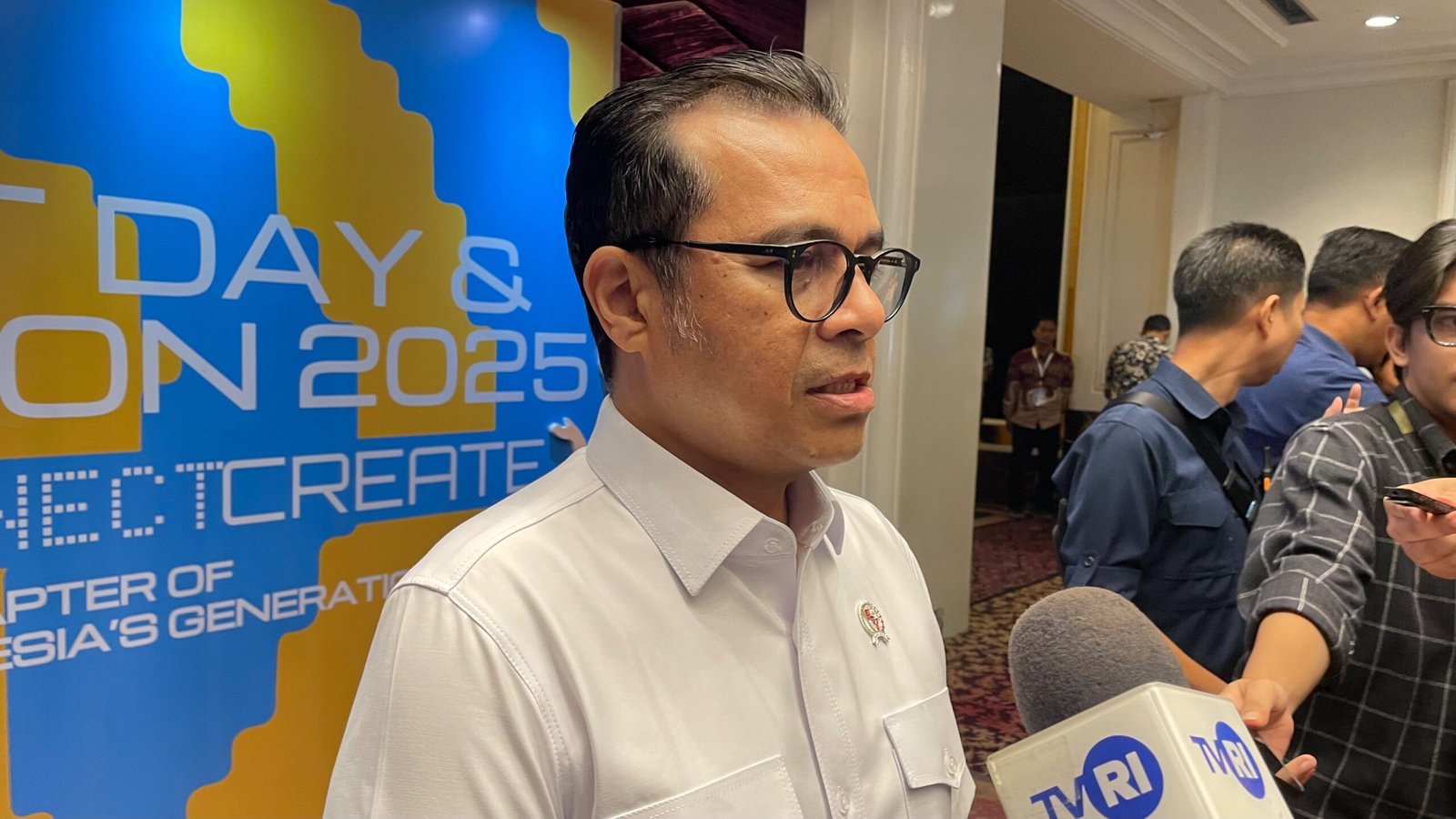 Wamenkomdigi Sebut Kecepatan Internet Nasional Saat Ini 45 Mbps