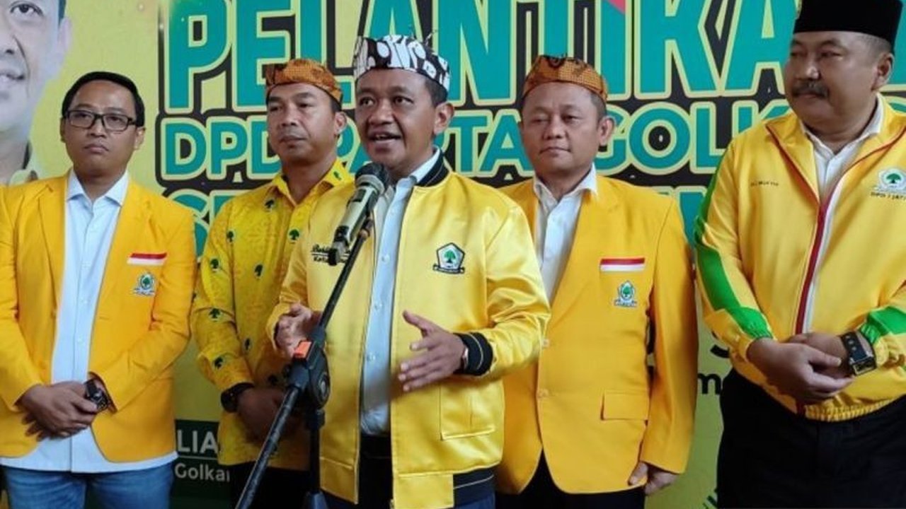 Di Surabaya, Bahlil Lempar Candaan ke Emil Dardak Soal Golkar
