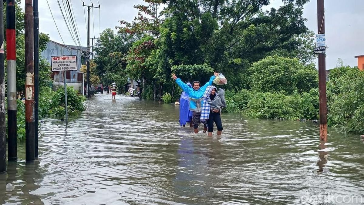 Pengungsi Banjir Makassar Bertambah Jadi 878 Jiwa di Dua Kecamatan