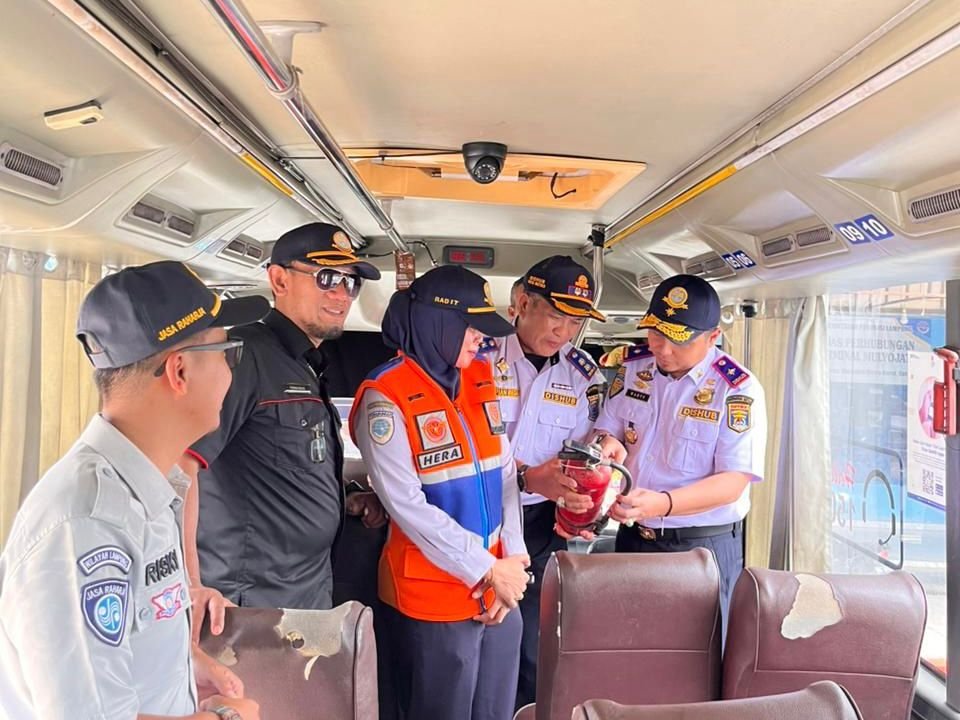 Jasa Raharja Cabang Metro Bersama Dishub Laksanakan Giat Ramp Check Pra Event Angkutan Lebaran 2026