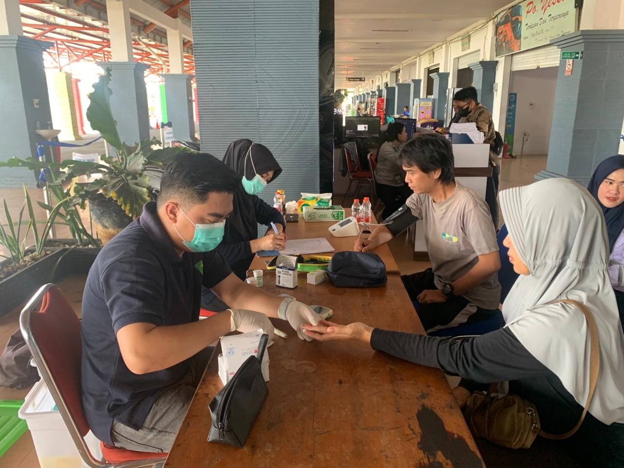 Jaga Keselamatan Arus Balik, Jasa Raharja Kalteng Hadirkan Layanan Kesehatan Gratis bagi Pengemudi dan Penumpang di Terminal W.A. Gara