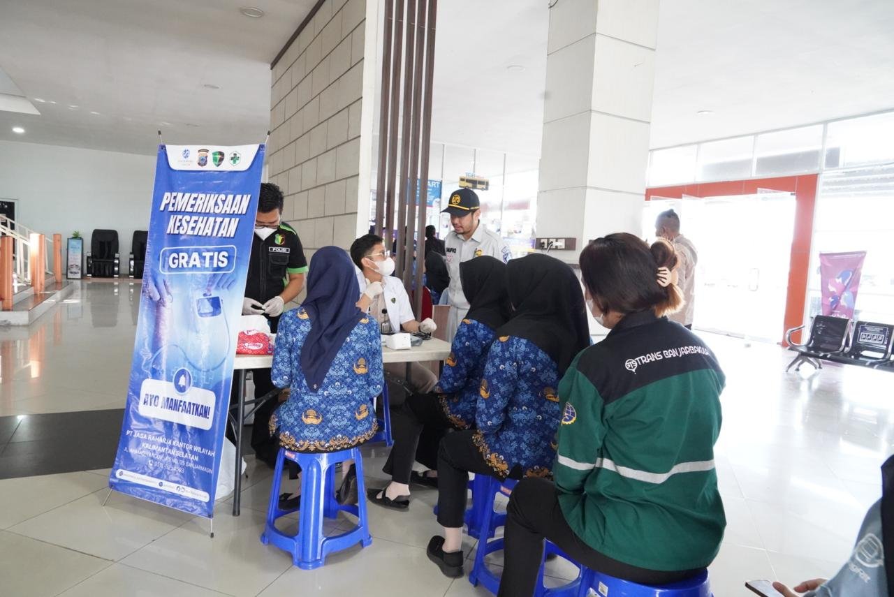 Dukung Mudik Aman Lebaran 2026, Jasa Raharja Kalsel Berikan Pemeriksaan Kesehatan Gratis bagi Pemudik