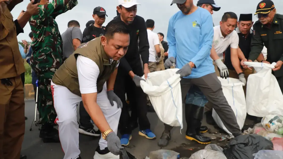 Warga Bekasi Bisa Dapat Hadiah Jika Laporkan Pembuangan Sampah Ilegal