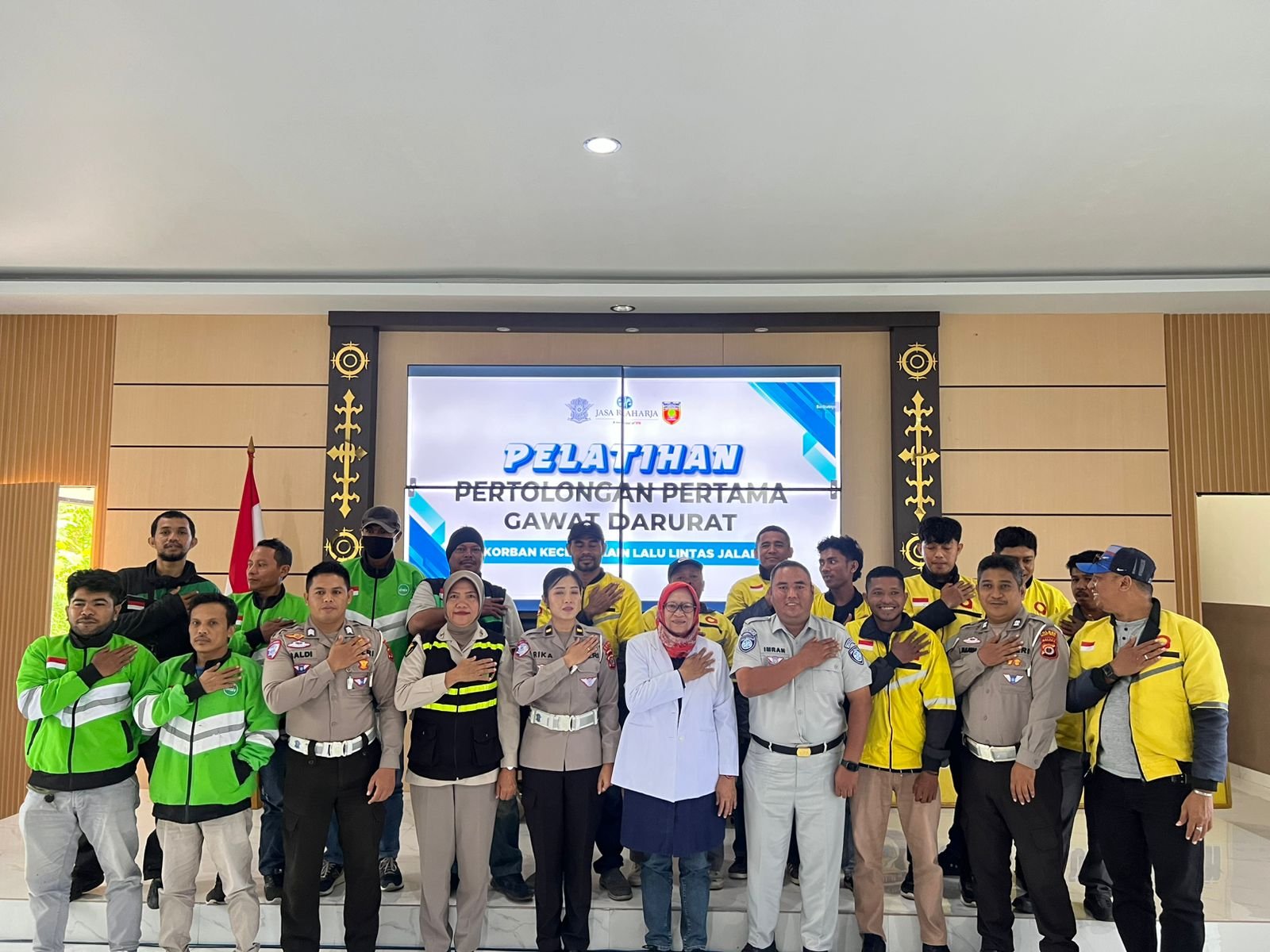 Jasa Raharja Bersama Satlantas Polres Maluku Tengah Gelar Pelatihan PPGD bagi Driver Ojek Online di Kota Masohi