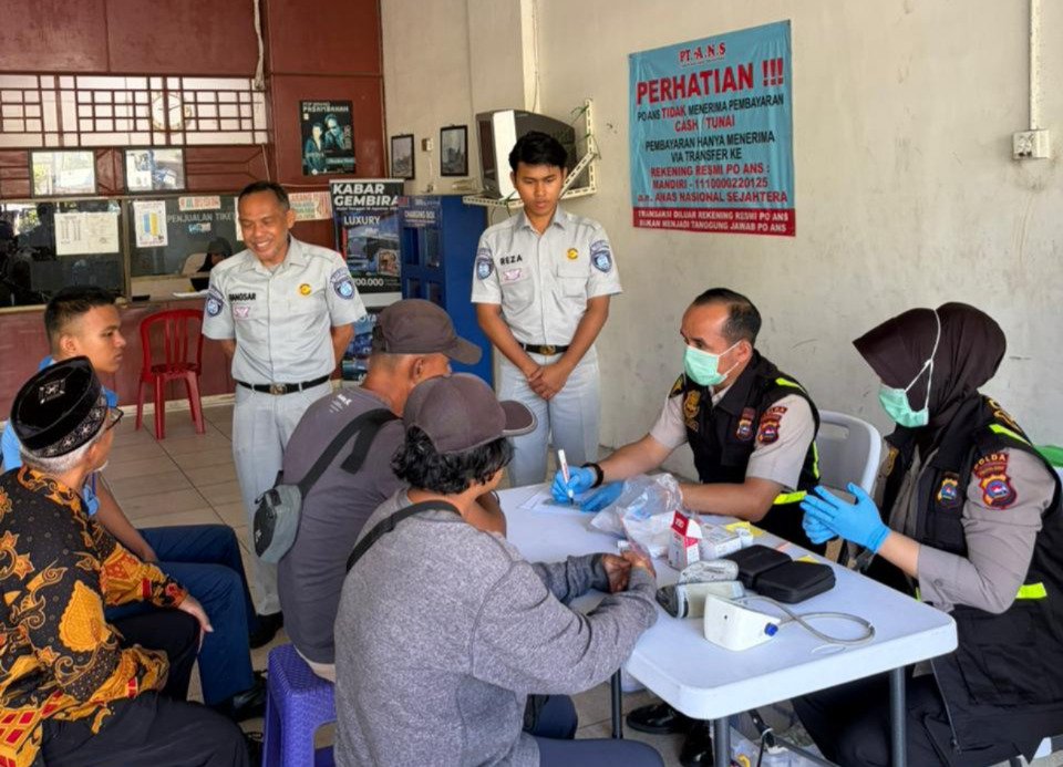 Jasa Raharja Sumbar Hadirkan Layanan Kesehatan Gratis bagi Pemudik di PO ANS, Pastikan Perjalanan Lebih Aman dan Sehat