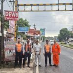 Tekan Angka Kecelakaan di Ngaliyan, Jasa Raharja Semarang dan Tim Gabungan Pasang Portal Pembatas di Jalur Silayur