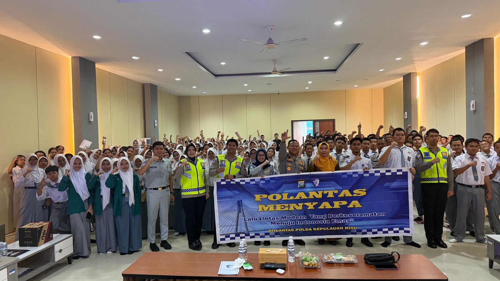 Jasa Raharja dan Ditlantas Polda Kepri Gelar Program Safety Campaign On The School di SMAN 1 Batam