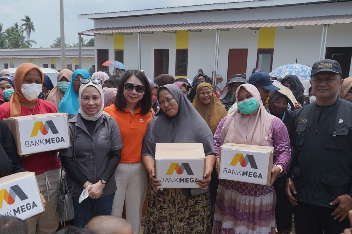 Bank Mega Gandeng CT Arsa Foundation Salurkan Bantuan ke Aceh Tamiang