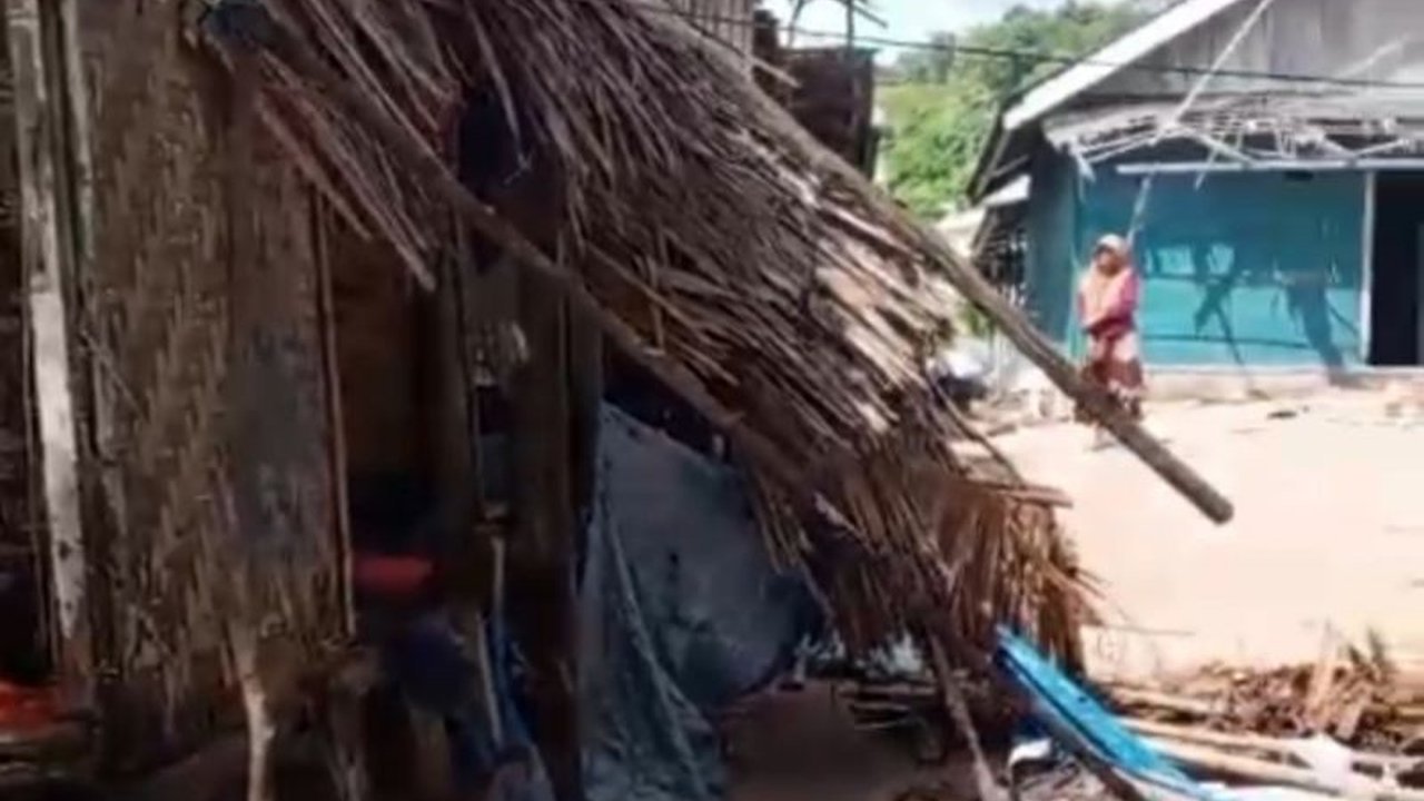 BNPB: Belasan Rumah Rusak Akibat Gelombang Laut Tinggi di Sulteng