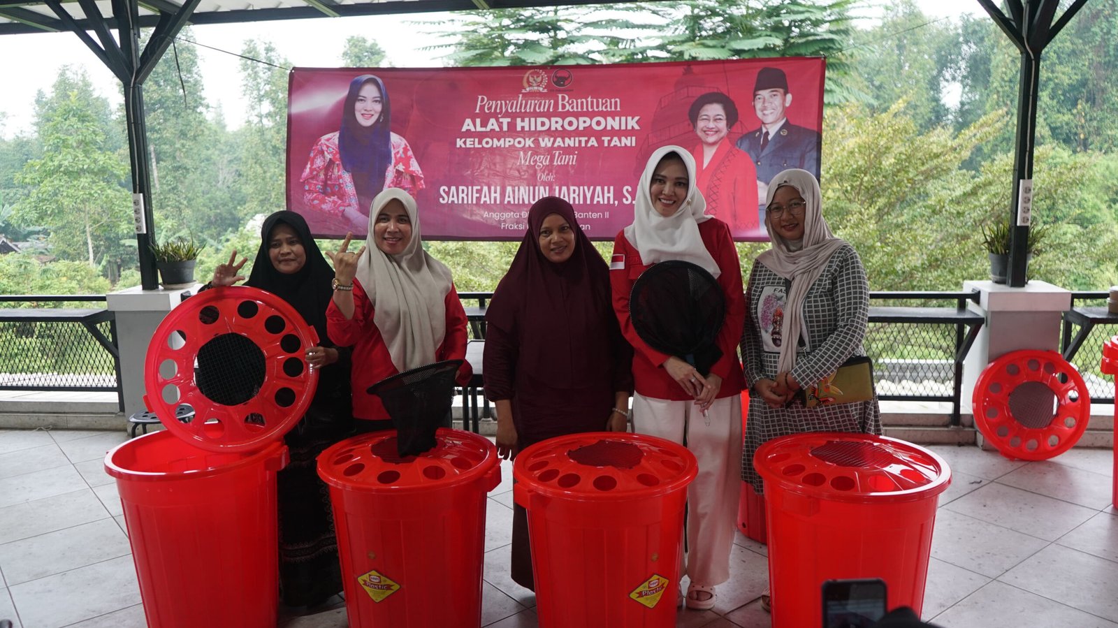 Program Megatani PDIP Ajak Warga Tanam Sayur dan Budidaya Ikan di Rumah