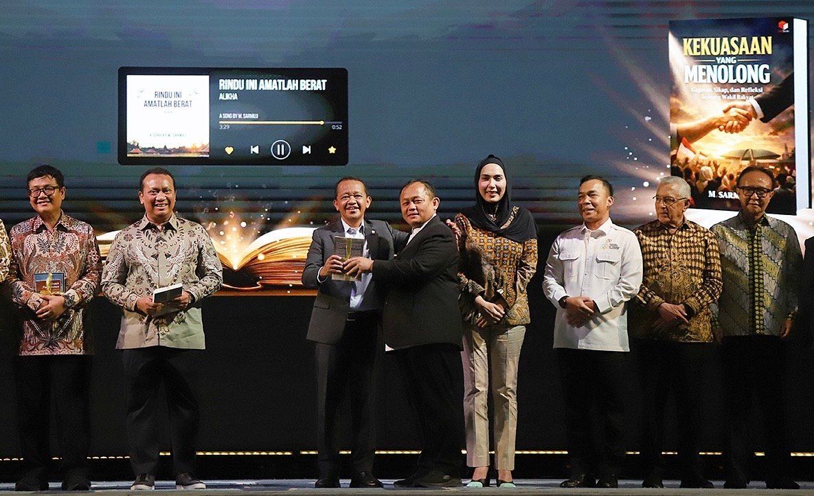 Lewat Buku Baru, Sekjen Golkar Tegaskan Kekuasaan Harus Berpihak pada Rakyat