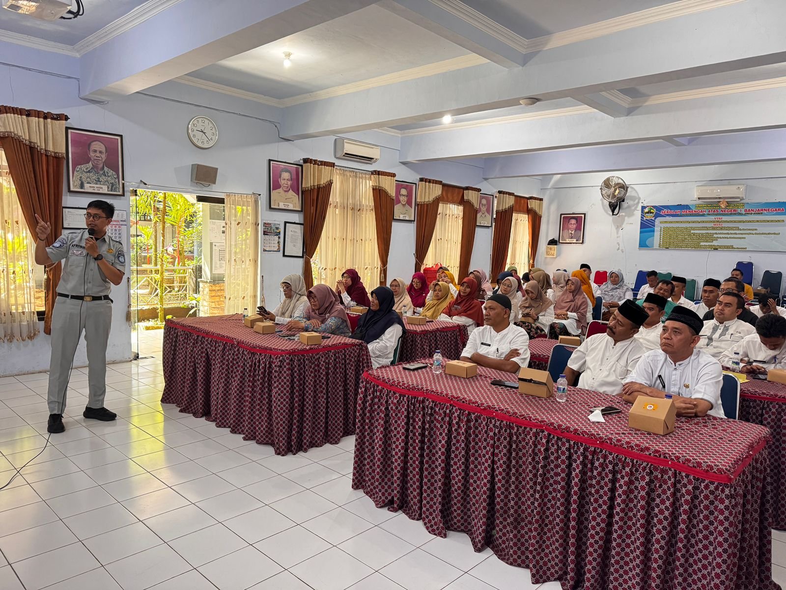 Jasa Raharja Ajak Guru SMA N 1 Banjarnegara Wujudkan Keselamatan Lalu Lintas