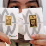 Harga Emas Antam Kamis Ini Melemah, Buyback Ikut Turun ke Rp2,674 Juta per Gram