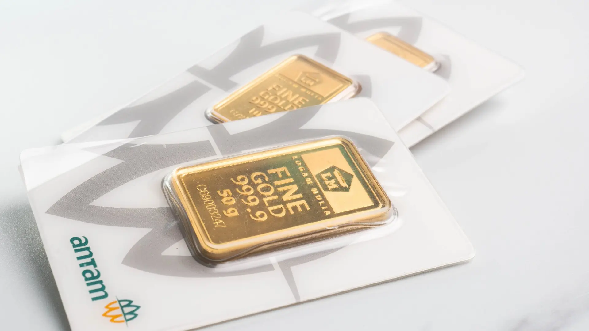 Harga Emas Antam Terpantau Turun, Buyback Rp2,55 Juta/Gram