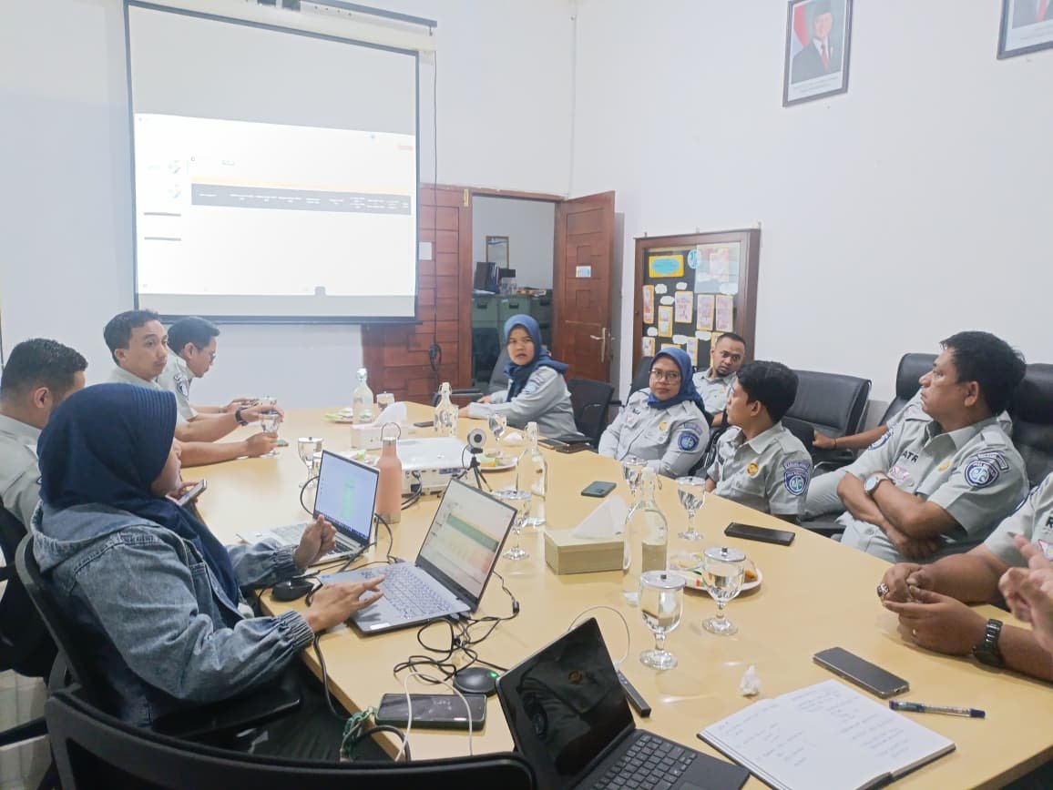 Kepala PT Jasa Raharja Cabang Tasikmalaya Pimpin Kegiatan Analisa dan Evaluasi Kinerja di Berbagai Sektor