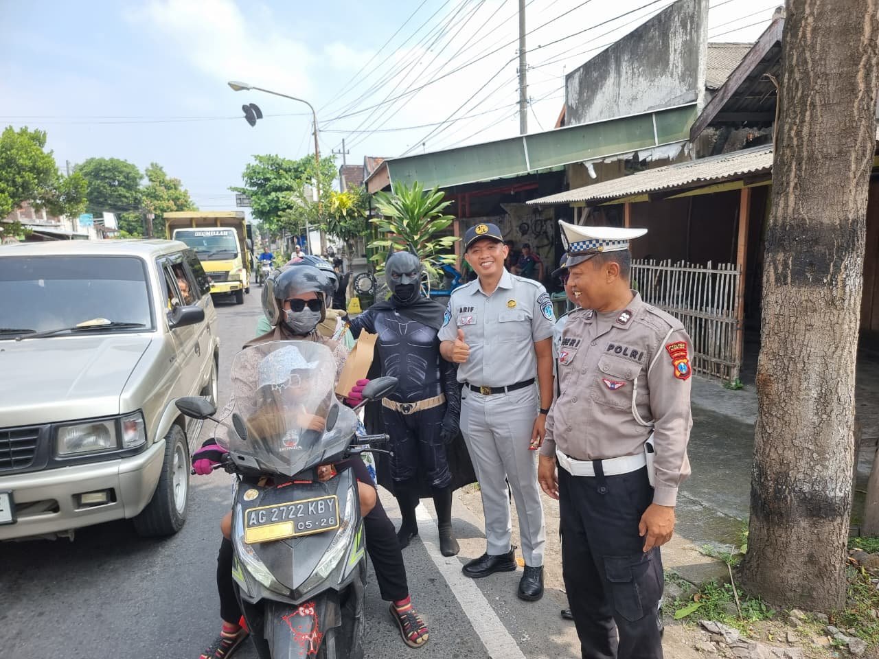 Batman Turun Ke Jalan, Bersama Satlantas Polres Blitar Kota & Jasa Raharja Kampanyekan Keselamatan Berkendara