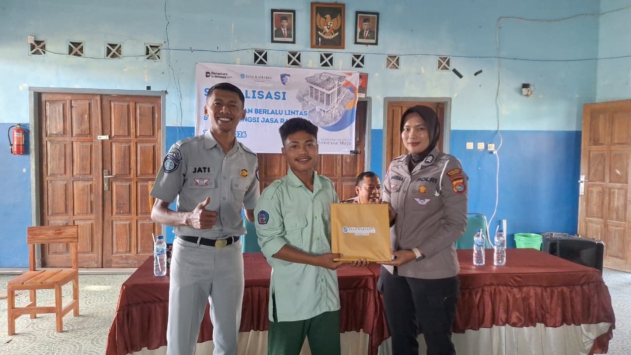 Generasi Muda Tertib Berlalu Lintas, Jasa Raharja Sumbawa Gelar Sosialisasi di SMKN 1 Plampang