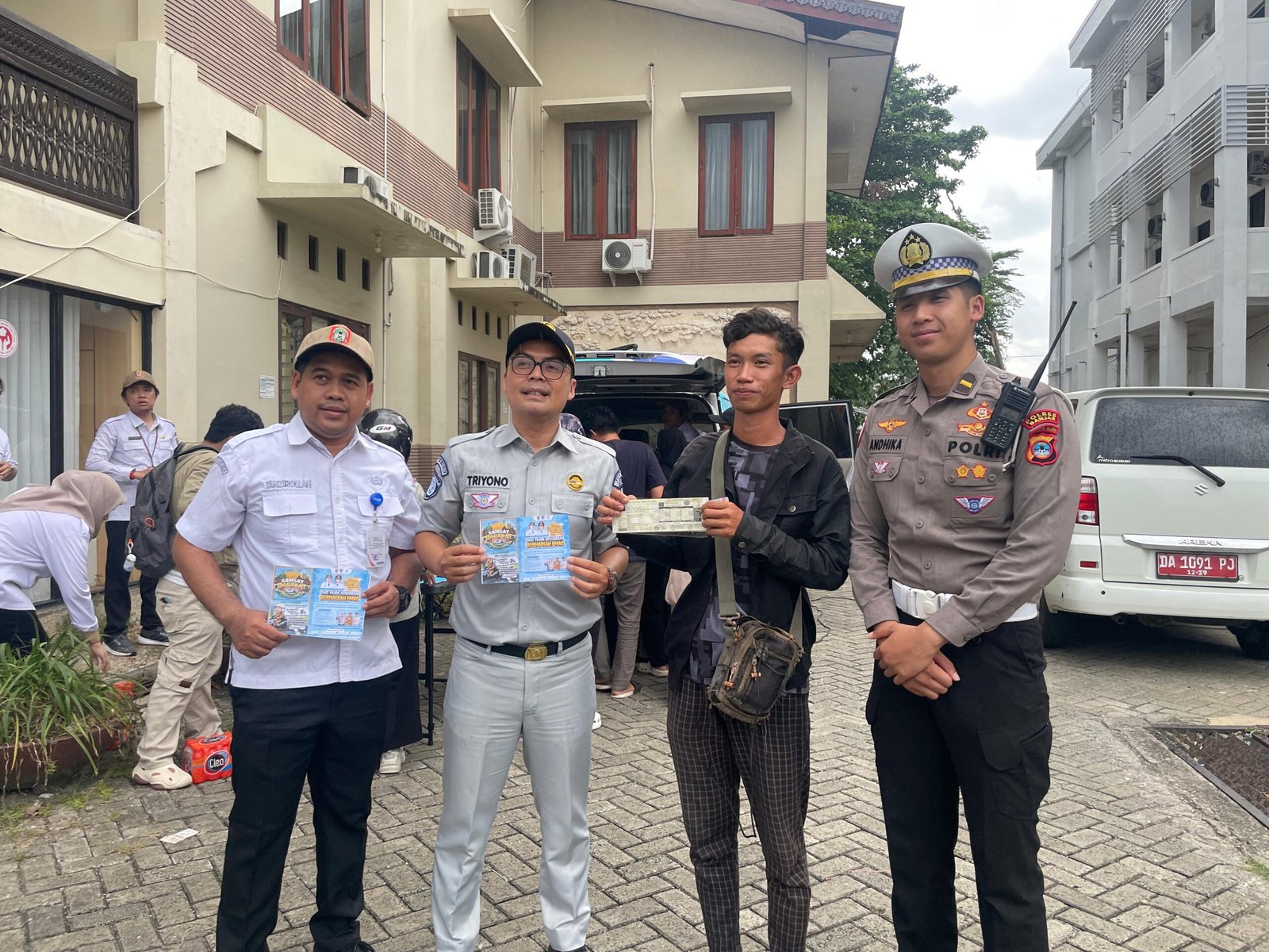 Tim Pembina Samsat Martapura Padukan Edukasi dan Layanan, Taat Pajak Berhadiah Emas