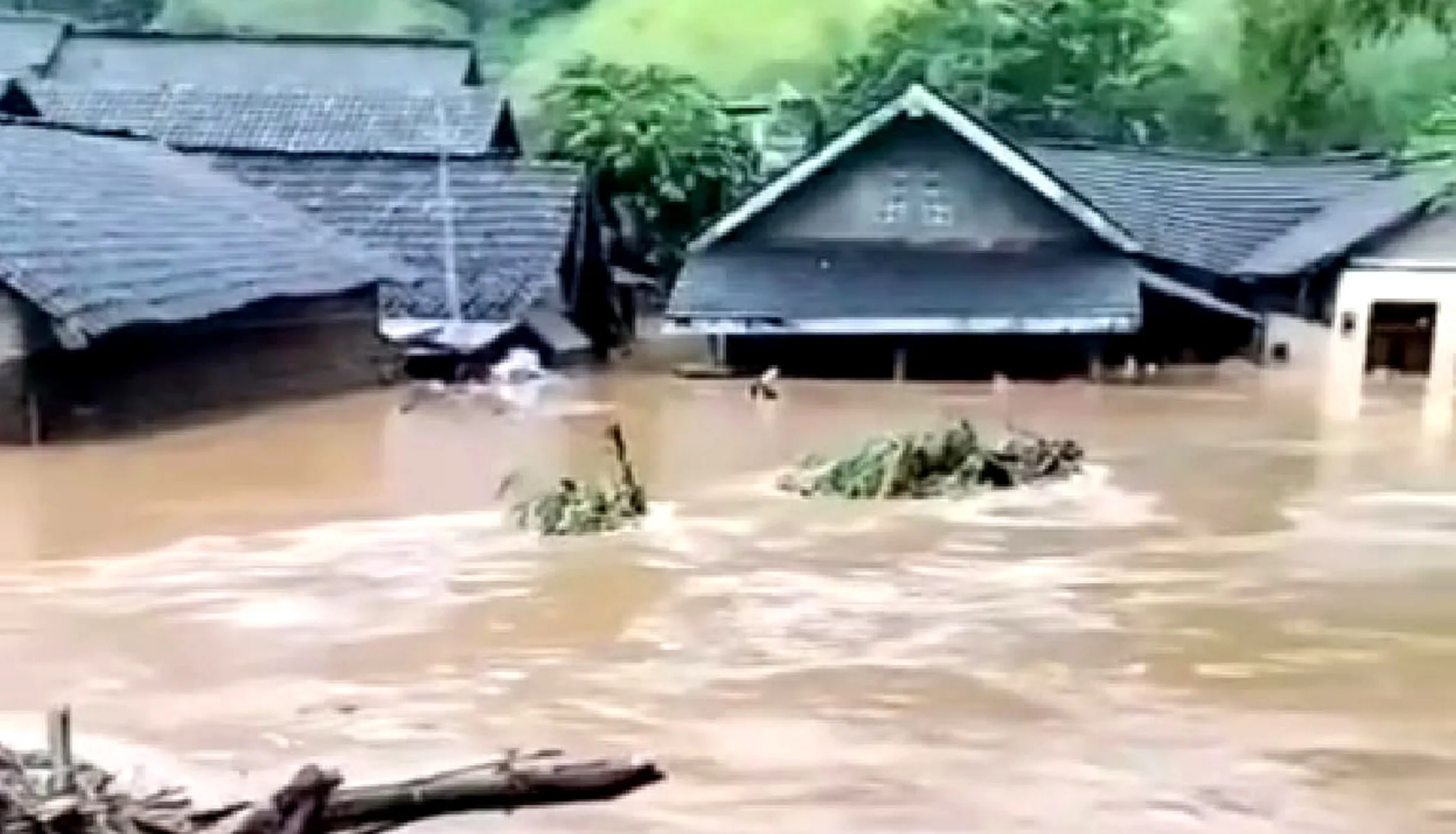 Banjir di Tiga Kecamatan Kediri Surut, 129 KK Terdampak