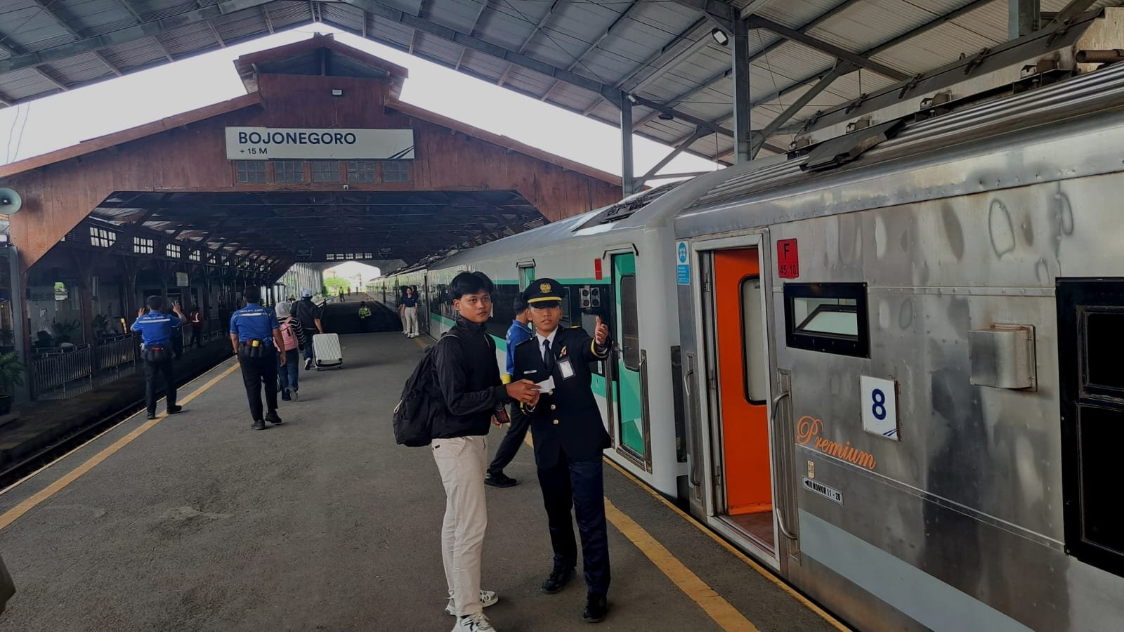 Libur Idul Adha, Ribuan Penumpang Padati Stasiun Malang