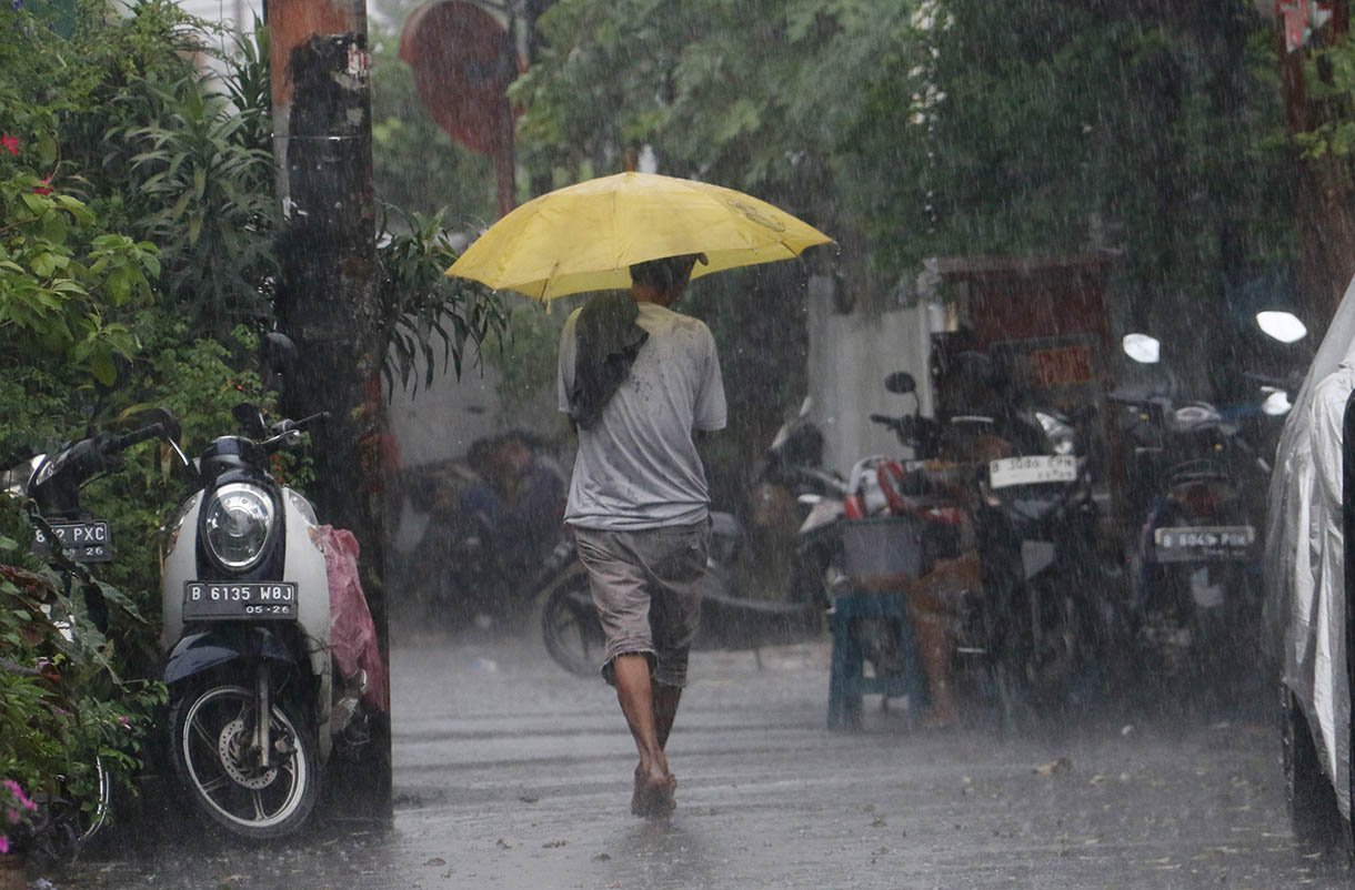 BMKG: Mayoritas Kota Besar Diguyur Hujan Ringan hingga Lebat Hari Ini