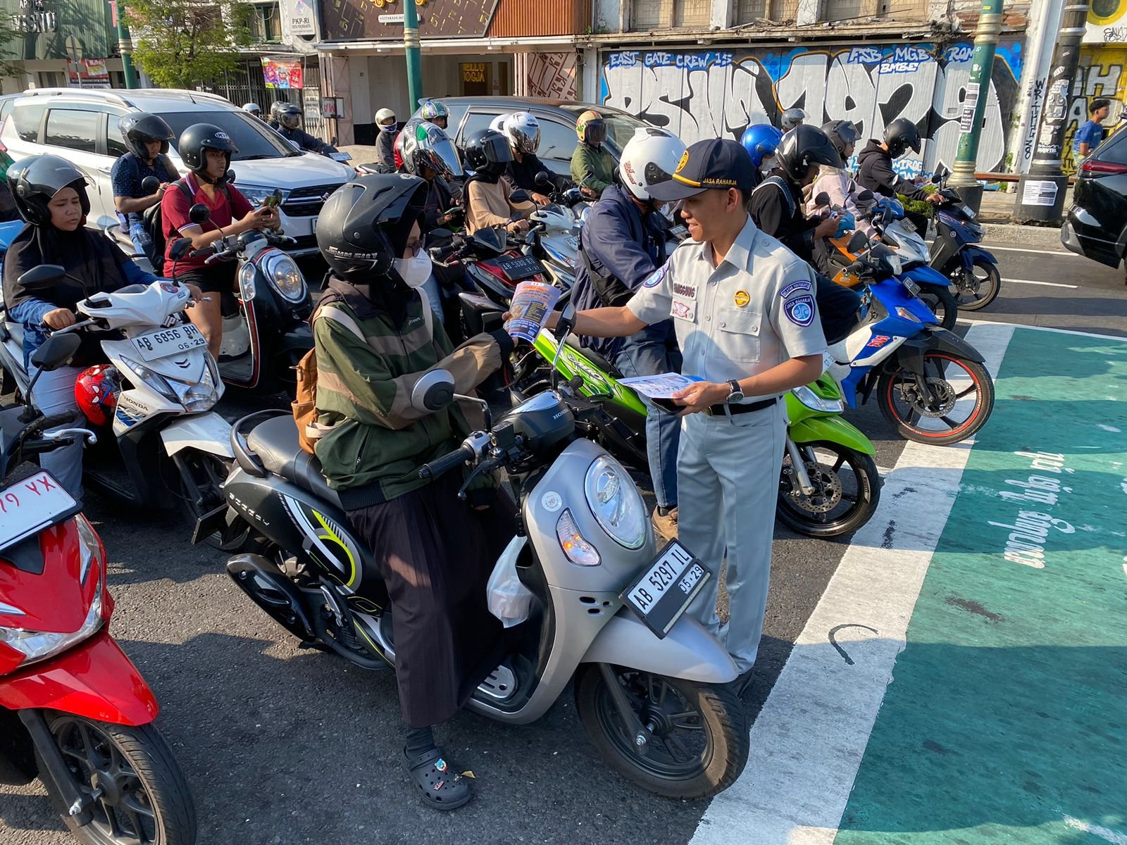 Dari Tugu Yogyakarta, Jasa Raharja Gaungkan Program Reward Emas dan Pembayaran Pajak Digital