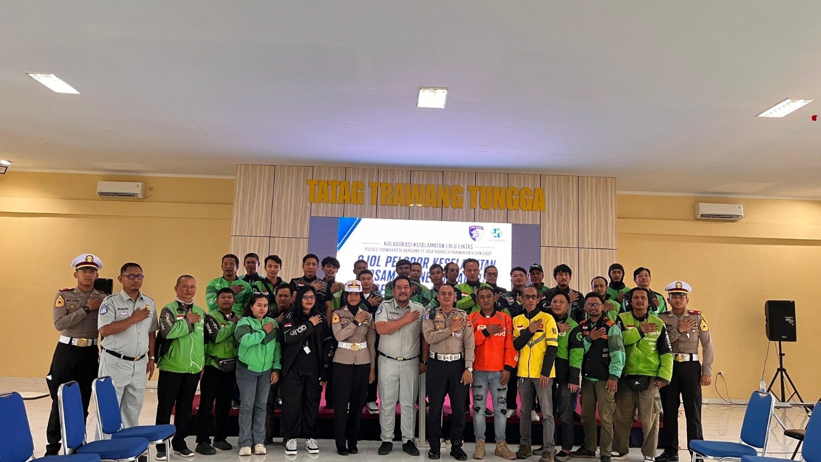 Polres Purwakarta bersama Jasa Raharja Purwakarta dan GAOP Gelar Kampanye Keselamatan Berbasis Digital melalui Aplikasi JRku