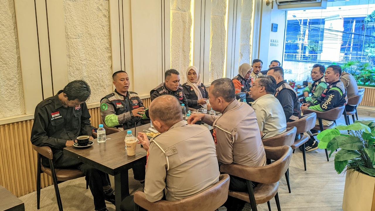 Jasa Raharja dan Ditlantas Polda Lampung Ajak Komunitas Ojek Online Tingkatkan Keselamatan Berkendara melalui Aplikasi JRKu