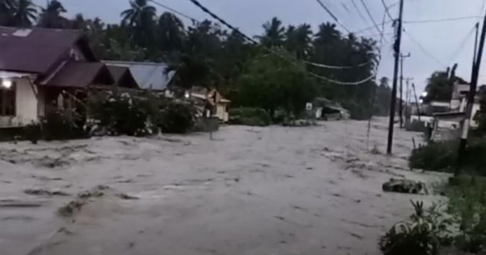 Banjir Poso Isolasi 25 KK, BNPB Minta Percepatan Pemulihan