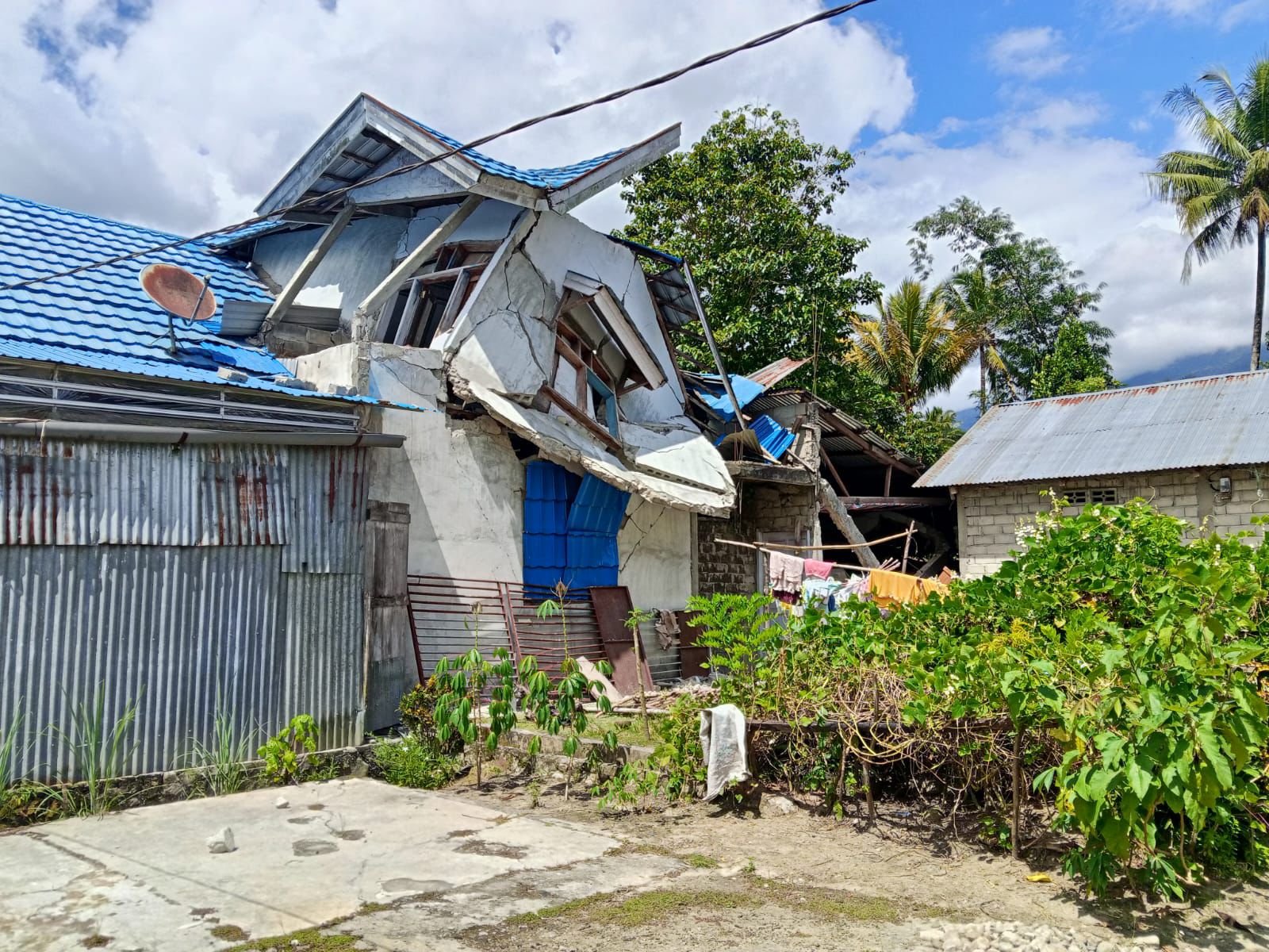 Pemkab Sigi Percepat Penanganan Pascagempa, Distribusi Bantuan dan Pendataan Dikebut Pemkab Sigi Percepat Penanganan Pascagempa, Distribusi Bantuan dan Pendataan Dikebut