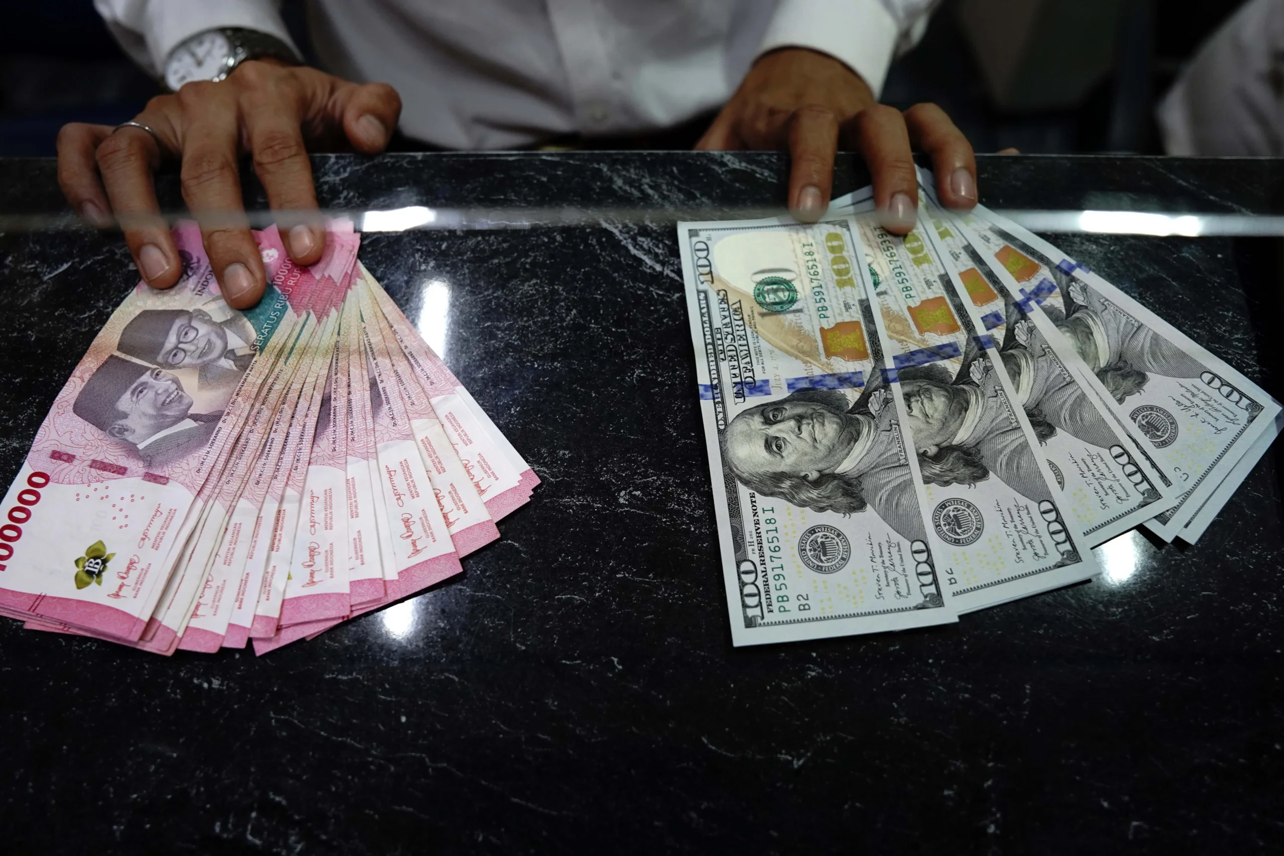 Awal Pekan Positif, Rupiah Naik 82 Poin terhadap Dolar AS
