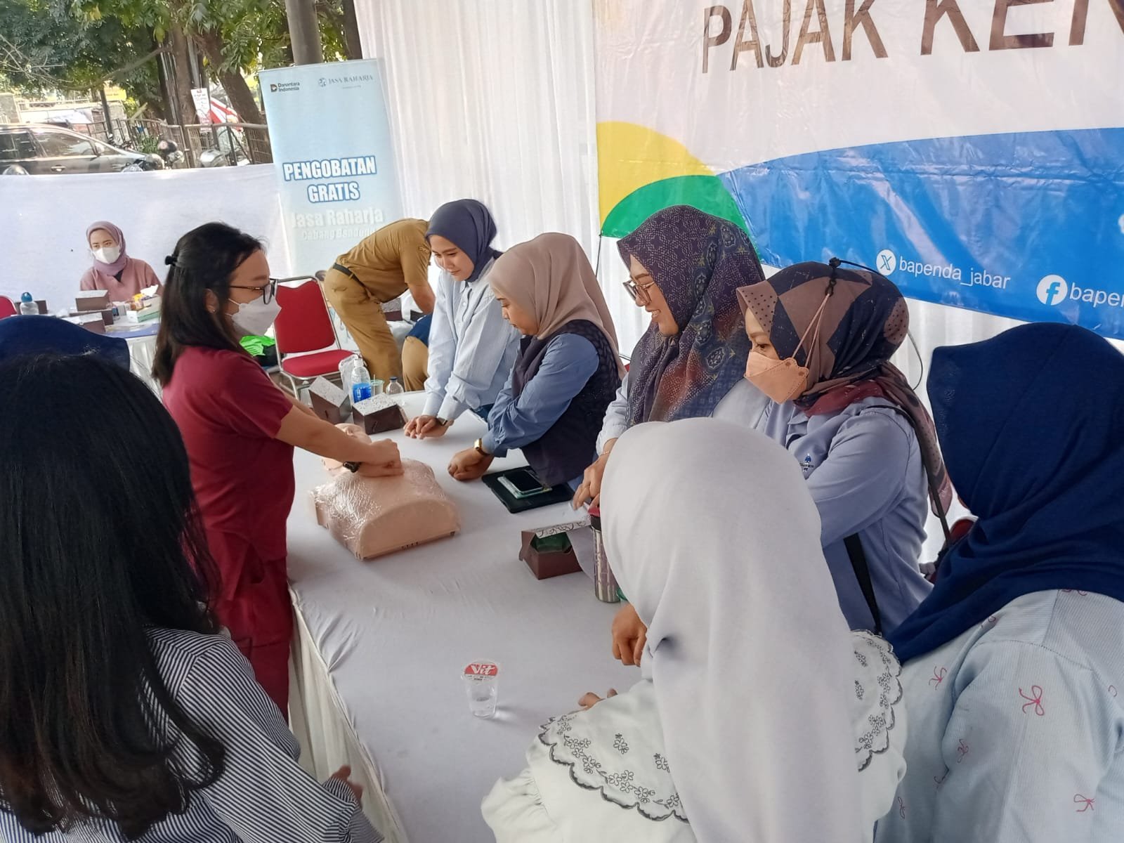 Berikan Kemudahan dan Keuntungan Bagi Wajib Pajak, Kolaborasi Jasa Raharja Bandung & Tim Pembina Samsat SoekarnoHatta Gelar Pemeriksaan PKB & SWDKLLJ, Pengobatan Gratis & Sosialisasi PPGD