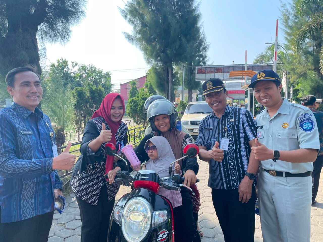 Jasa Raharja Tegal dan Tim Pembina Samsat Kota Tegal Gelar Sosialisasi Tertib Berlalu Lintas dan Kepatuhan Pajak Kendaraan Bermotor Jasa Raharja Tegal dan Tim Pembina Samsat Kota Tegal Gelar Sosialisasi Tertib Berlalu Lintas dan Kepatuhan Pajak Kendaraan Bermotor