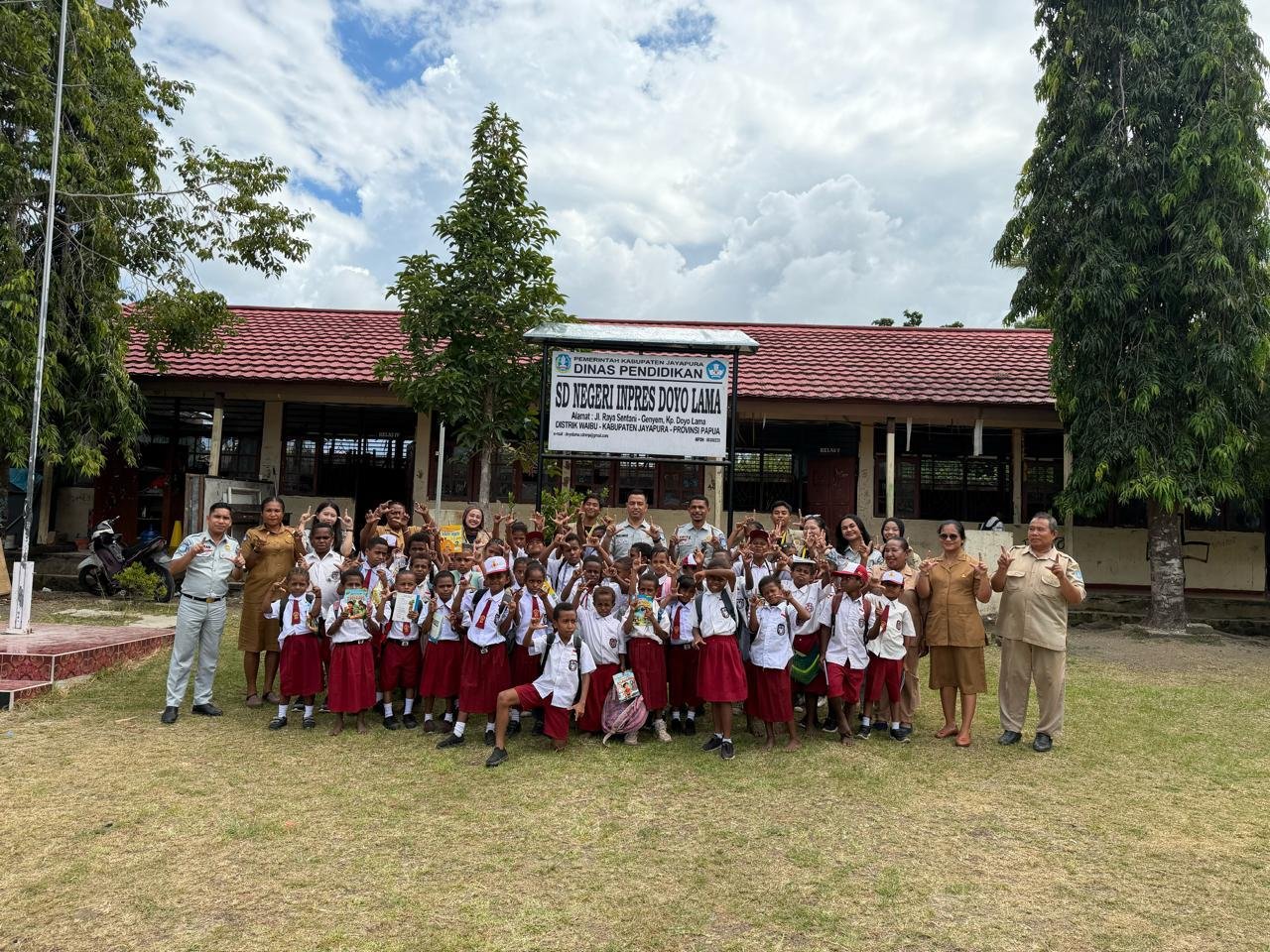 Jasa Raharja Papua Bersama KKN-PPM UGM Jejak Jayapura 2026 Edukasi Siswa SD Negeri Doyo Lama tentang Keselamatan dan Tertib Berlalu Lintas
