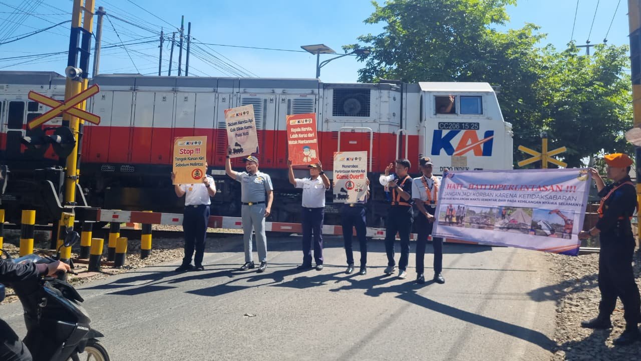 Railfans Cianjur Ajak Jasa Raharja Sukabumi, PT KAI, Polres Cianjur dan Dinas Perhubungan Kab Cianjur, Sosialisasi Perkuat Budaya Keselamatan di Perlintasan Sebidang