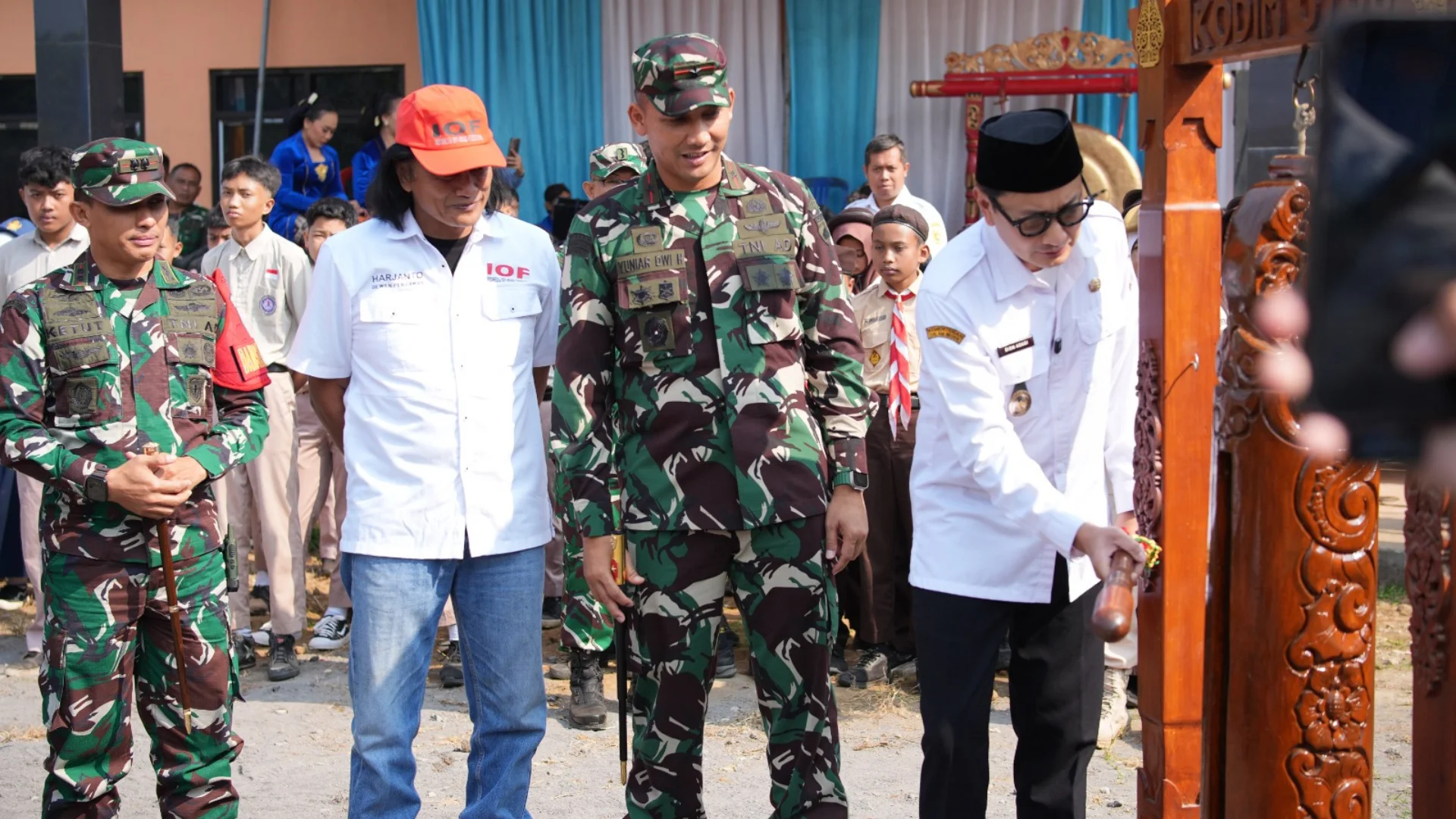 TNI AD Bangun Fasilitas Umum Lewat TMMD, Permudah Akses dan Tingkatkan Kesehatan Warga Desa