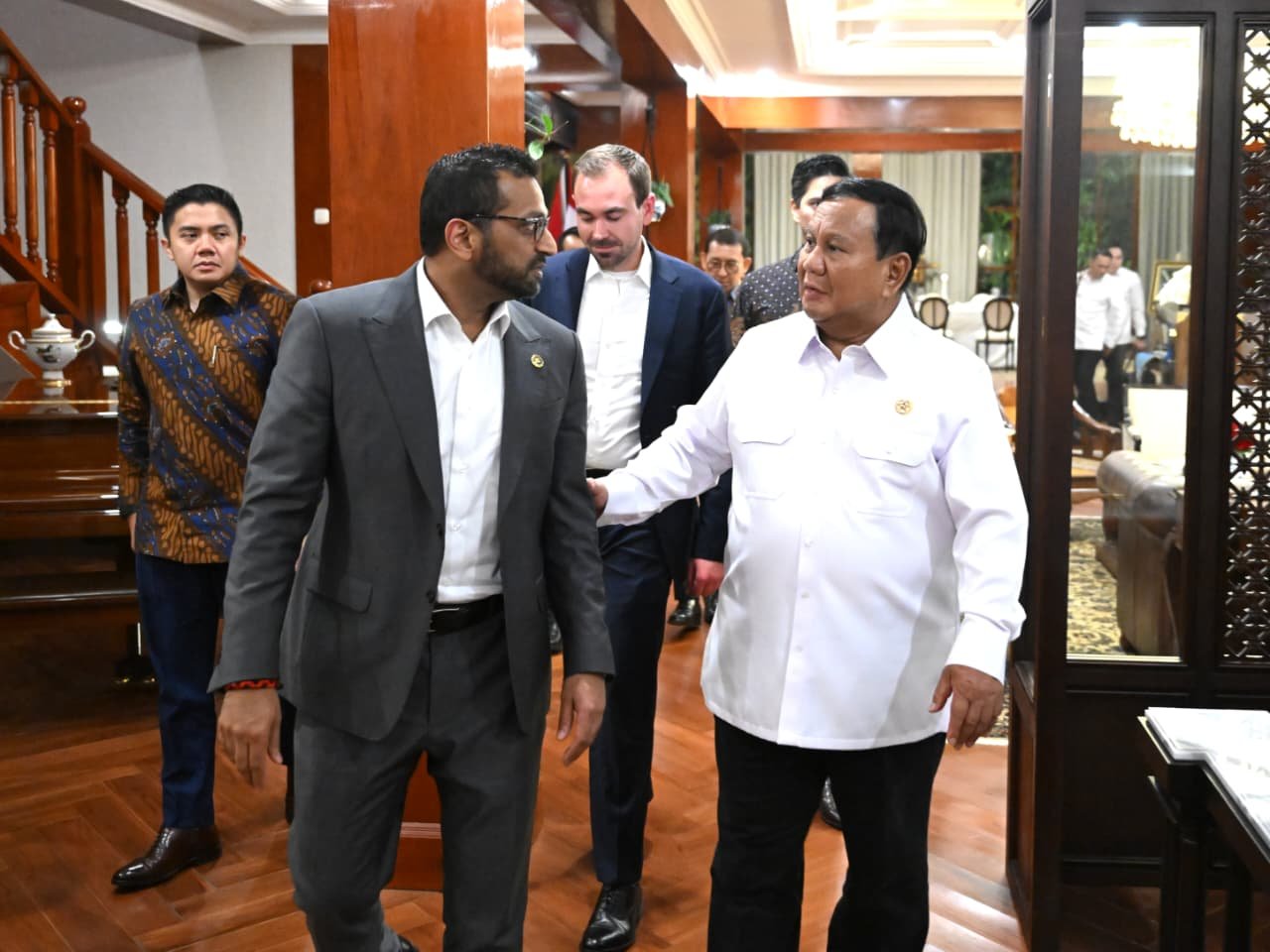 Prabowo Bertemu Direktur FBI, RI-AS Perkuat Kerja Sama Repatriasi Artefak Budaya