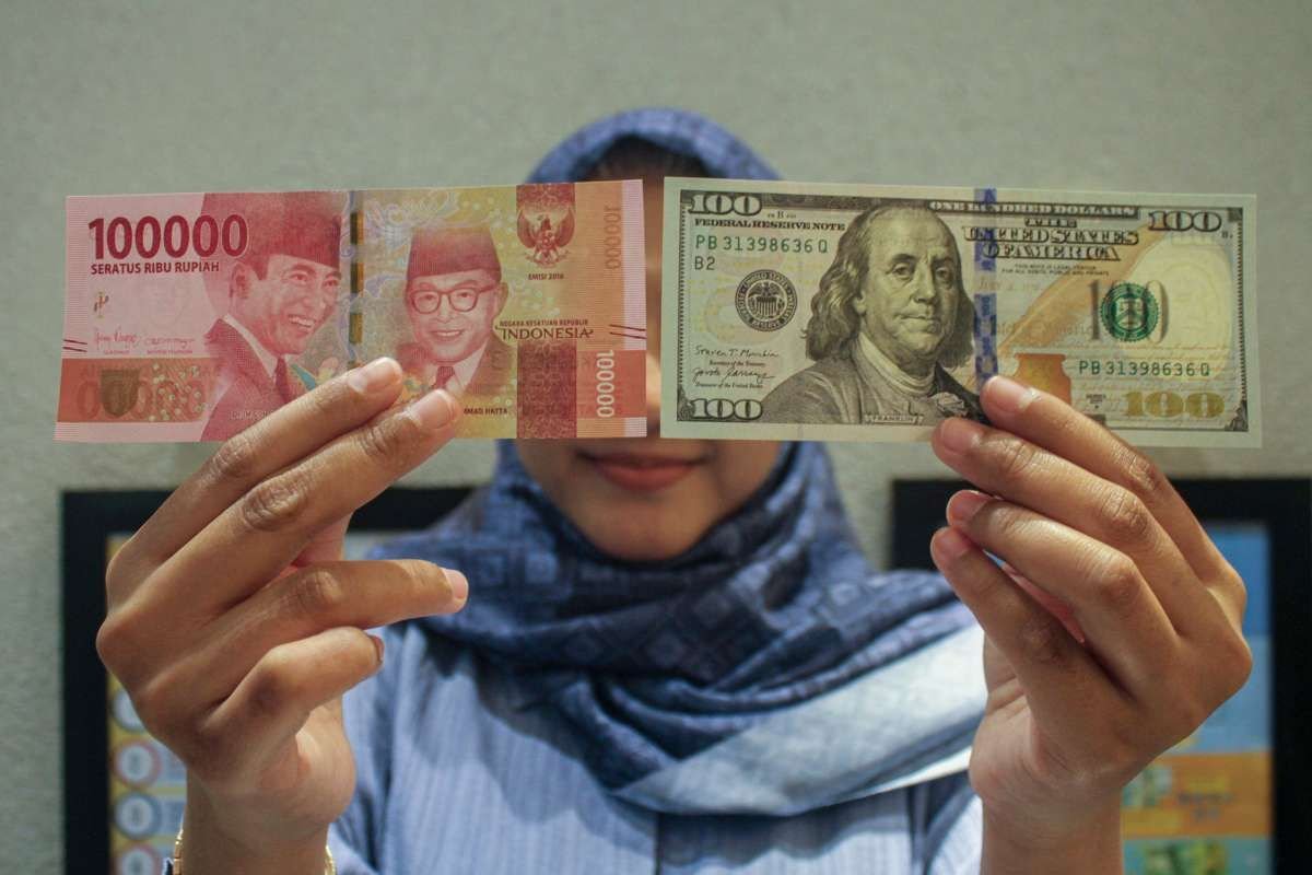 Kurs Rupiah Hari Ini Turun 43 Poin, Dolar AS Sentuh Rp17.979