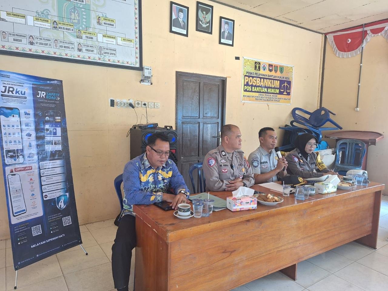 Samsat Buntok Dekatkan Layanan Digital hingga Desa, Dorong Kepatuhan Pajak Kendaraan Samsat Buntok Dekatkan Layanan Digital hingga Desa, Dorong Kepatuhan Pajak Kendaraan