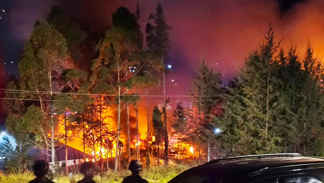 Kantor Bupati hingga DPRD Puncak Terbakar, Polisi Selidiki Aksi Massa