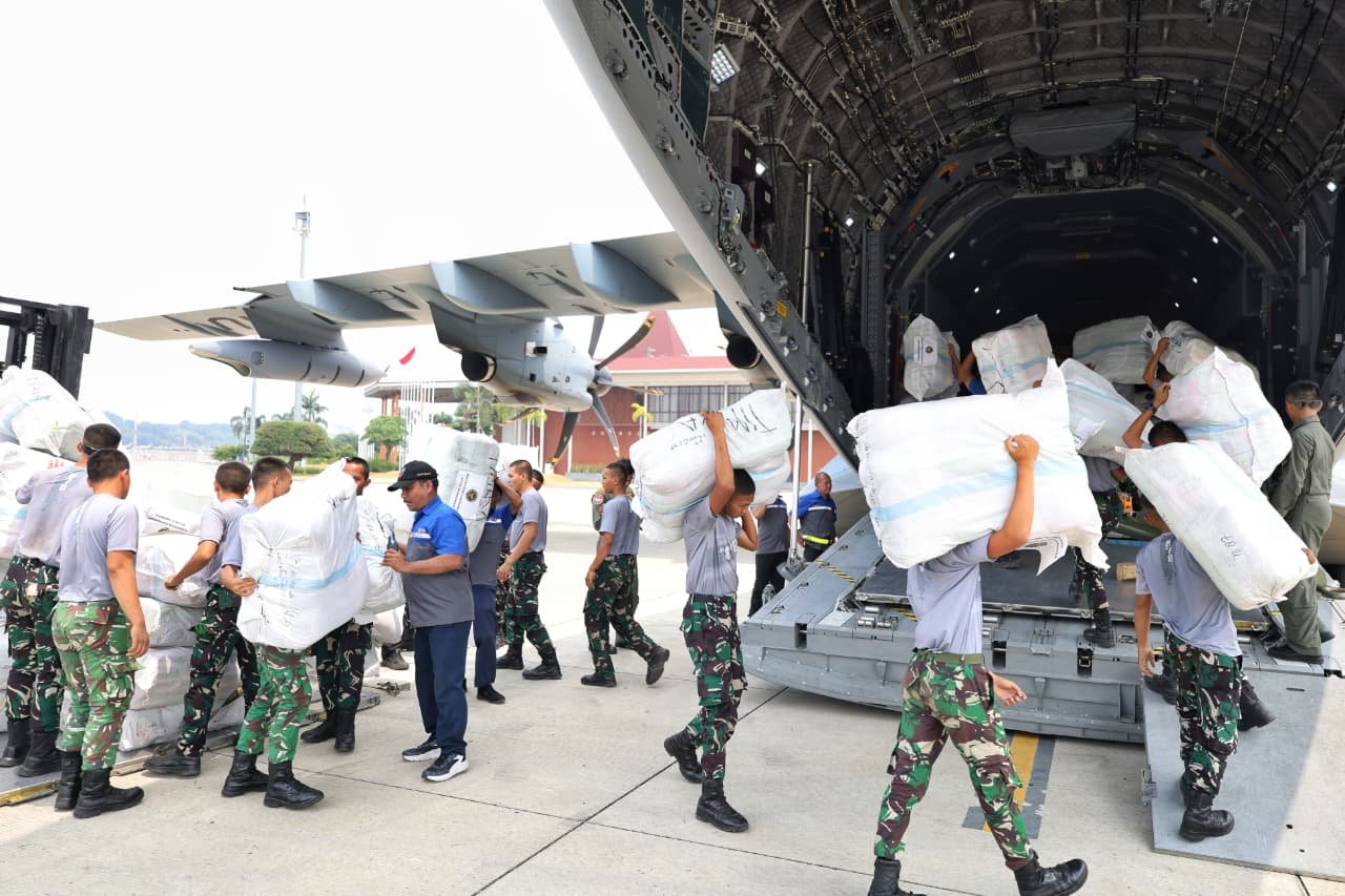Korban Gempa NTT Dapat Bantuan 20 Ton Logistik dari Kemhan