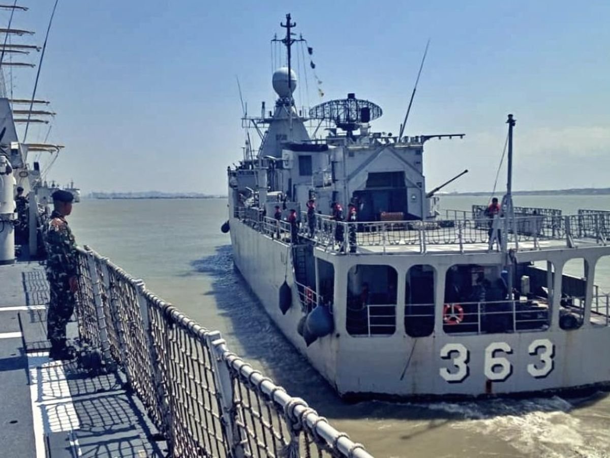 Kebakaran KM Mutiara Sentosa II, TNI AL Turunkan KRI Bung Hatta dan Pesud Casa