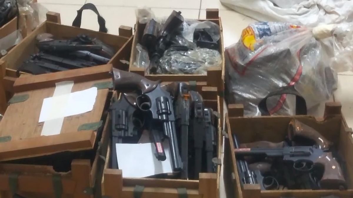 Ratusan Senjata Api Ditemukan di Sekolah Swasta Jaksel, Polisi Lakukan Penyelidikan