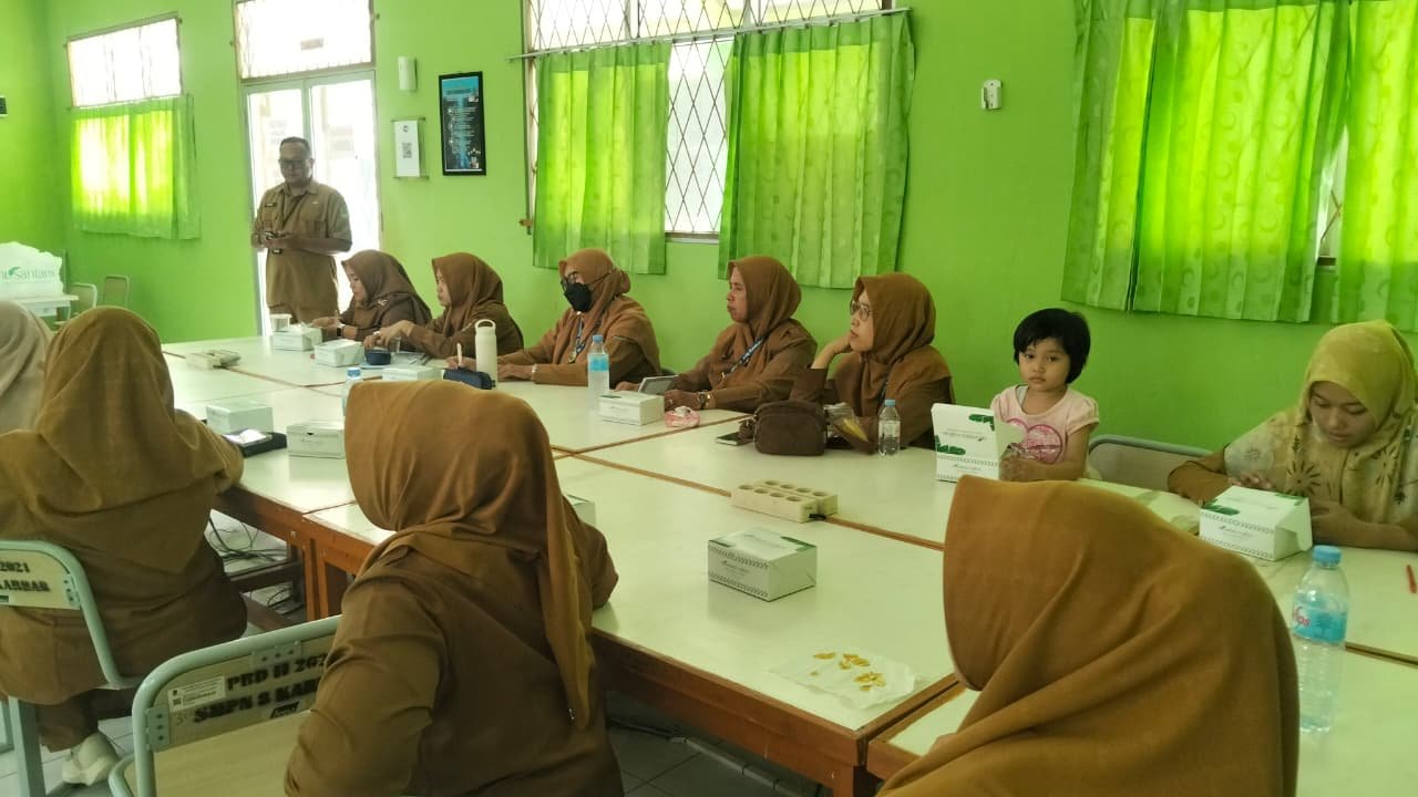 Jasa Raharja Karawang Dorong Budaya Keselamatan Berlalu Lintas Melalui PPKL Di SMP Negeri 8 Karawang Barat